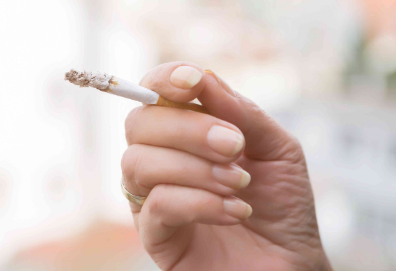 吸烟对口腔细菌有影响吗？